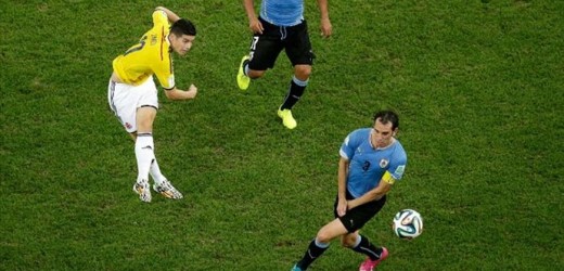 VIDEO: Golazo de James Rodríguez ante Uruguay en Brasil, candidato al premio Puzkás 2014.