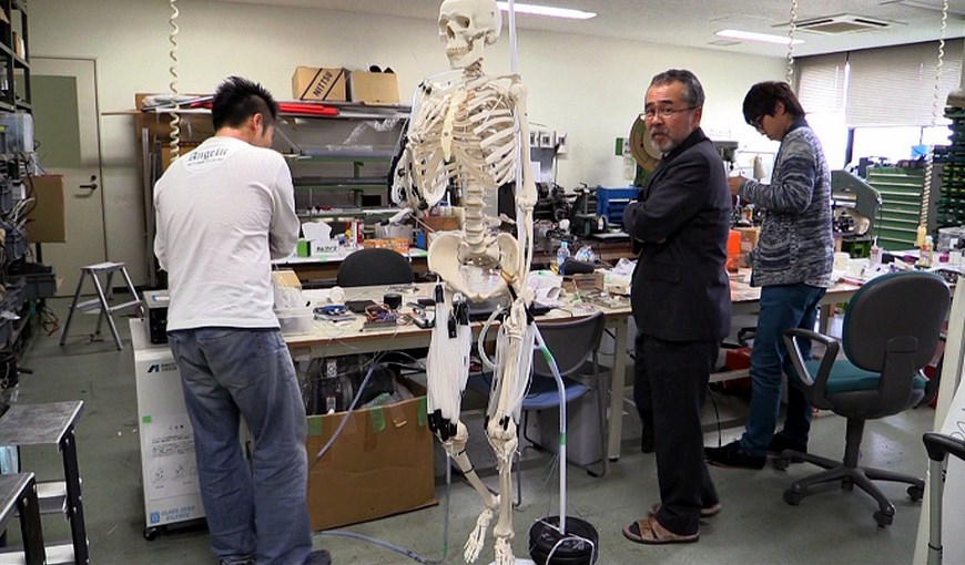 LOS ROBOTS SE VISTEN CON MÚSCULOS "HUMANOS" PARA MEJORAR SU MOVILIDAD