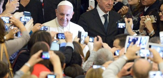 Hay una “falsa compasión” en ayudar a abortar o en la eutanasia afirma el papa Francisco