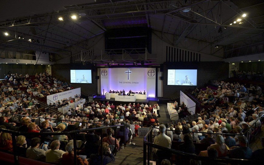 LA IGLESIA ANGLICANA ABRE SUS PUERTAS A LA ORDENACIÓN DE OBISPAS