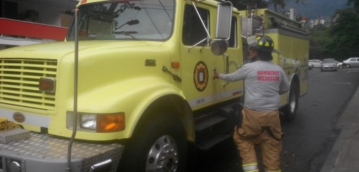 Árboles caídos e inundaciones dejaron las lluvias en El Poblado