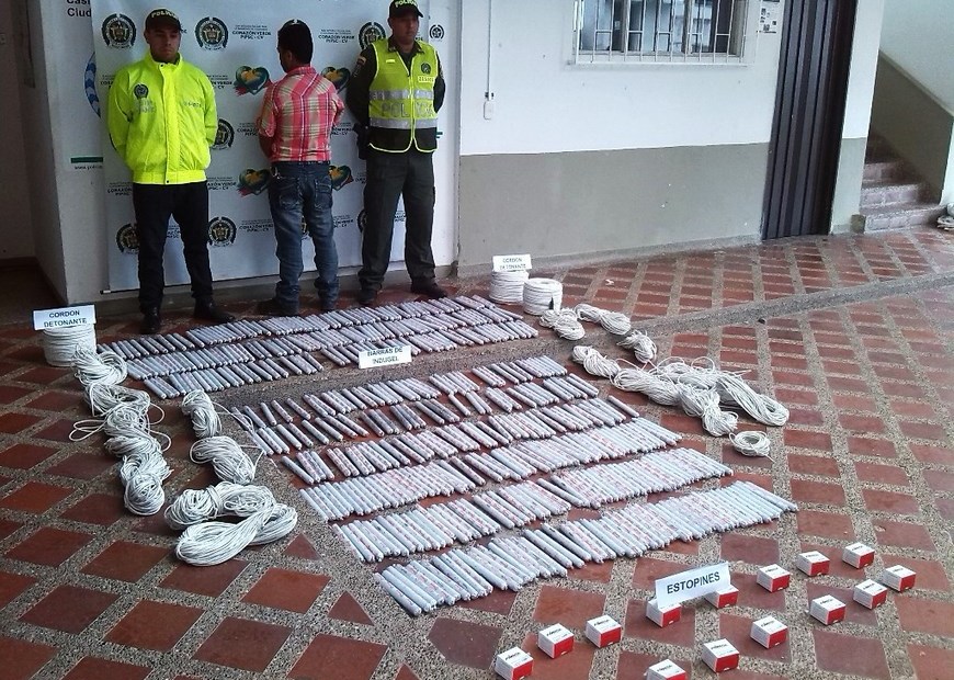 En una urbanización de Amalfi capturaron a un hombre que tenía explosivos en su casa 5 Foto: Policía Antioquia