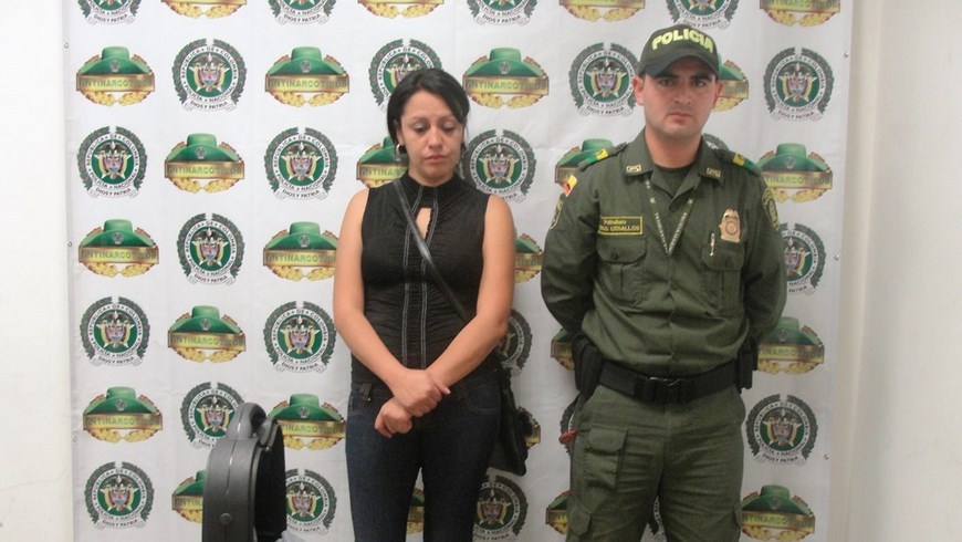 La cogieron en el aeropuerto de Rionegro con cocaína en una maleta 3 Foto: Policía Antioquia