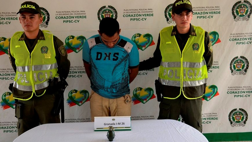 Lo agarró la Policía cuando cargaba una granada por las calles de Caucasia 3 CAPTURADO CON GRANADA (1)