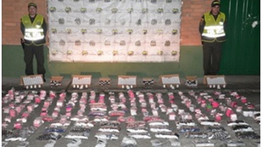 En el Valle de Aburrá incautaron más de 7.000 accesorios de contrabando para celulares 1 CONTRABANDO1