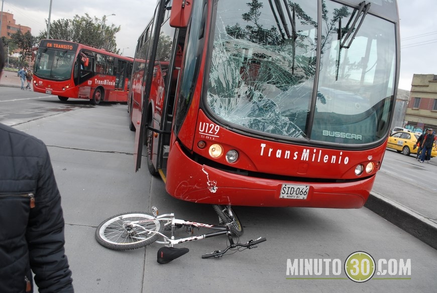 transmilenio arrolla a ciclista