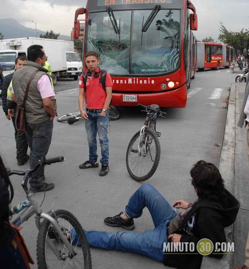 transmilenio arrolla a ciclista