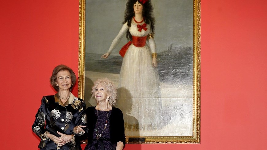 La Duquesa de Alba, Cayetana Fitz-James Stuart y Silva acompañada de la reina Sofía. Foto: EFE