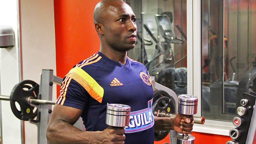 Colombia comenzó con trabajos diferenciales en el campo y ejercicios en gimnasio concentración en Londres. 3 Pablo Armero - FCF Foto