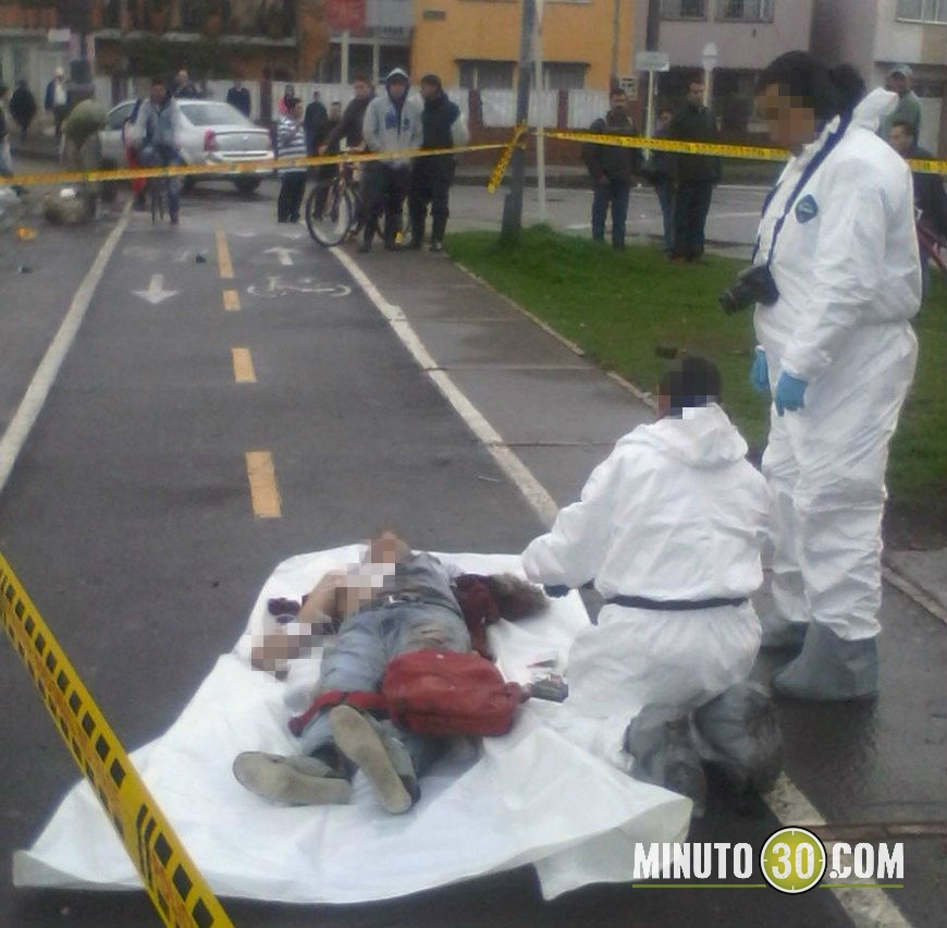 Imuere tomando tinto