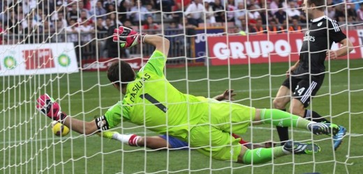 Casillas se convierte en el futbolista con más partidos en Liga de Campeones