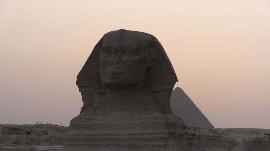 LA ESFINGE Y LA PIRÁMIDE DE MICERINO VUELVEN A MOSTRAR SUS ENCANTOS