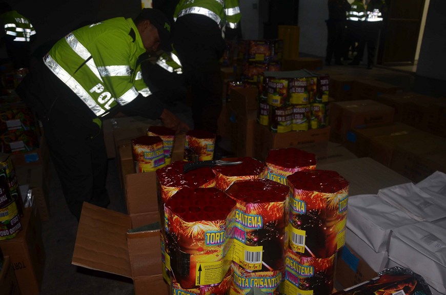 Ofensiva contra la pólvora: decomisaron tres toneladas en Itagüí 3 PÓLVORA (2)