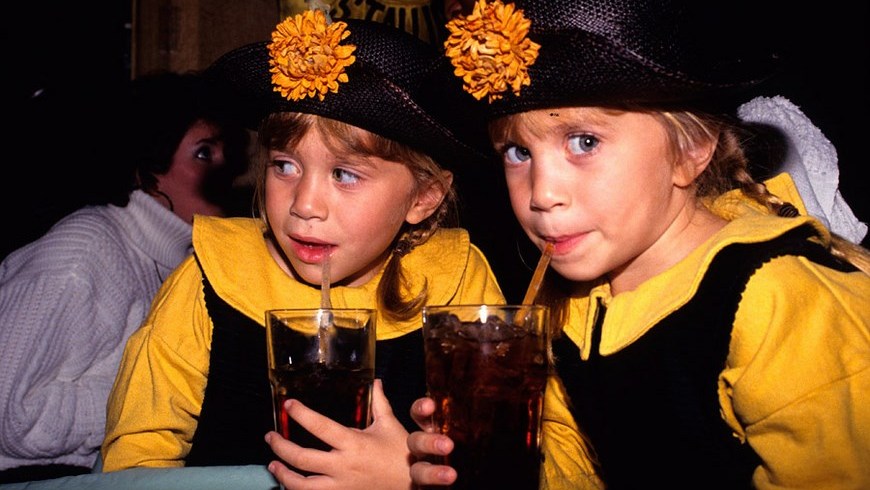 mary_kate_y_ashley_olsen_un_estilo_en_evolucion_261088731_900x685 (Copiar)