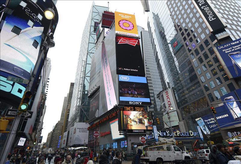 Vista general de algunos edificios del Times Square de Nueva York. EFE
