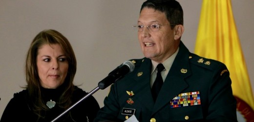 El general Rubén Darío Alzate pidió la baja del Ejército