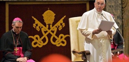 El papa pide perdón por sus errores y por algunos escándalos de la Iglesia