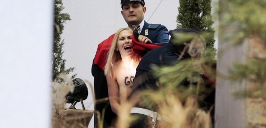 Mujer detenida por intento de robo del niño Jesús, en espera de ser interrogada