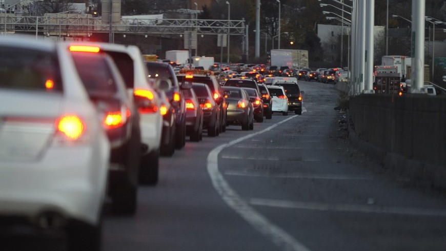 California figura entre los últimos estados que han decidido regularizar a los indocumentados que manejan sin licencia, y a partir del 1 de enero (en la práctica, el día 2) se expedirán los primeros documentos. EFE/Archivo