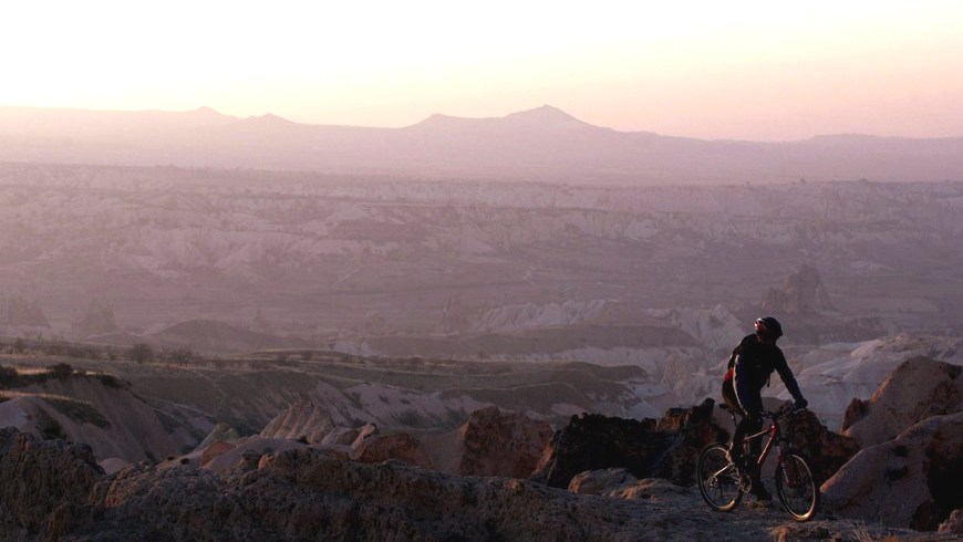 Vista general del Valle Rojo en Capadocia, Turquía.