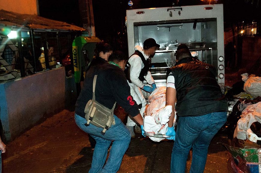 Alias 'Pepe' fue capturado por el crimen de un reclamante de tierras 5 Diligencia de inspección del cadáver de Iván Darío Restrepo García.