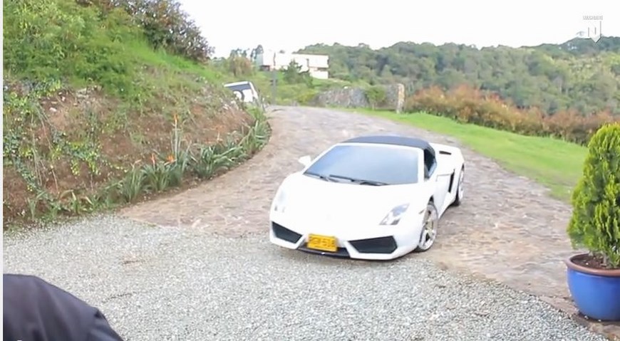 Captura de pantalla del detrás de cámara del vídeo "Travesuras"