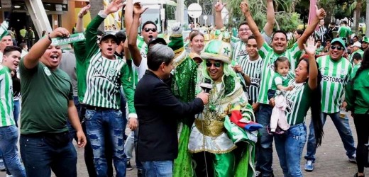 Todo es fiesta a las afueras del Atanasio Girardot a pocos minutos del partido Nacional-River