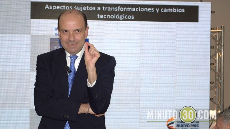 El Ministro de Ambiente y Desarrollo Sostenible, Gabriel Vallejo López