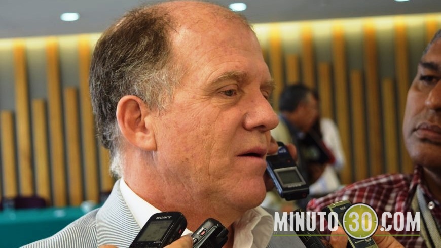 Fernando Restrepo, Gerente de la FLA