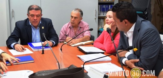 A 2.5 millones de dólares ascienden pólizas de Une para defensa de directivos y exdirectivos