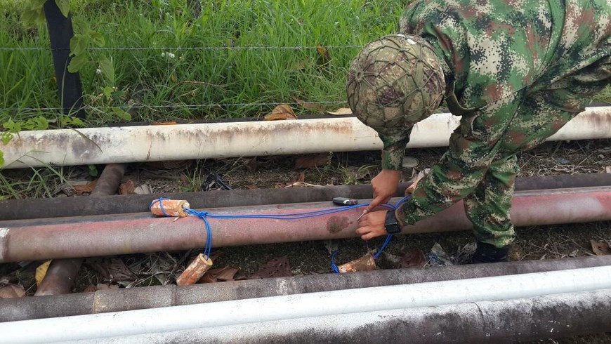 Explosivos en el oleoducto Ocho. Foto: Ejército