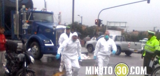 Fotos y vídeo: Fatal accidente de una pareja de novios que se desplazaban en motocicleta