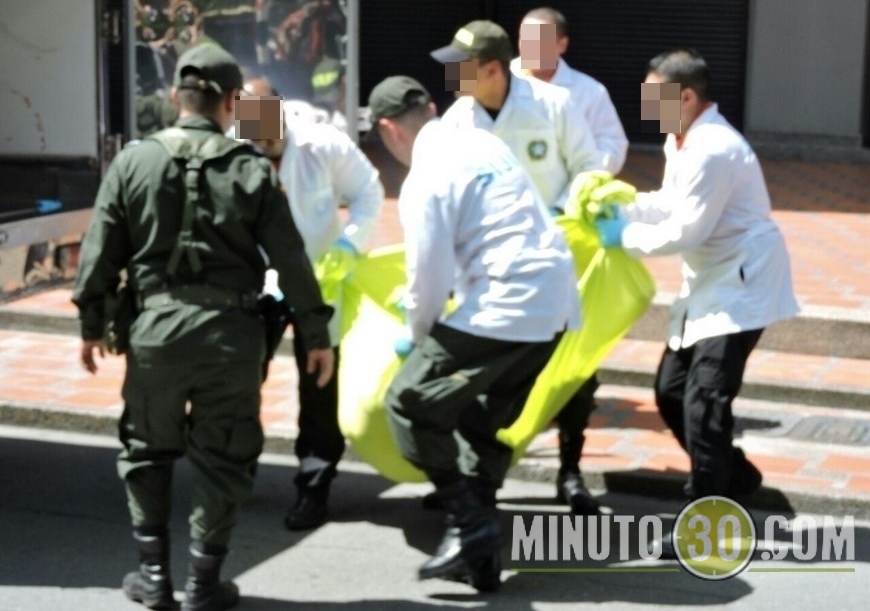 MUERTO EN BAÑO EN SURAMERICANA (6)