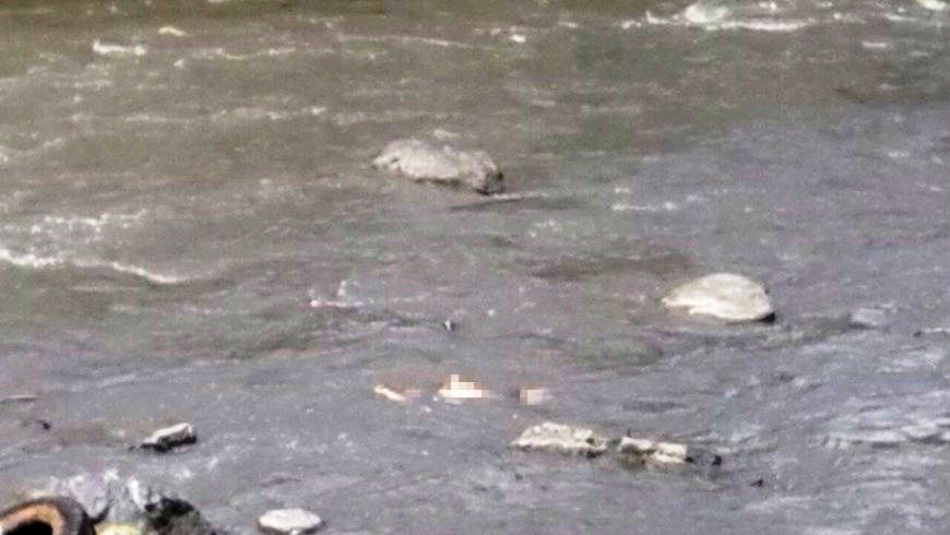 MUERTO EN EL RÍO