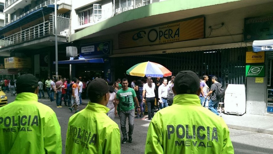 FOTOS Y VIDEO: Una mujer capturada dejó operativo en el Ópera 4 Foto: Cortesía