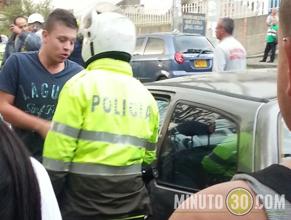 Uno de los ocupantes del Twingo, según los testigos. Foto: Cortesía