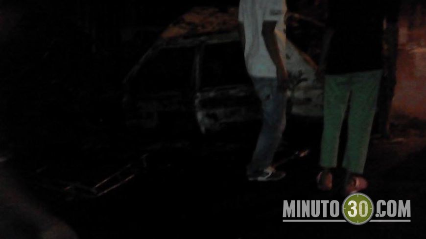 Foto del vehículo quemado