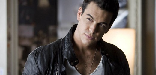 Mario Casas cautiva tanto con sus músculos… como con su sonrisa. FOTOS