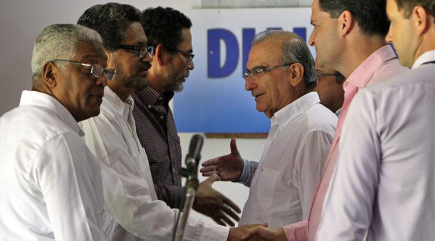 farc reclamaron hoy al presidente Santos, que no continúen los operativos contra sus integrantes. EFE