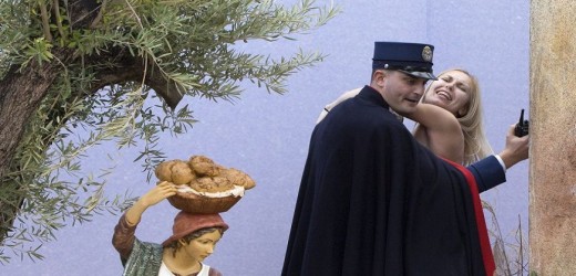 Una mujer desnuda intentó robarse el niño Jesús del Vaticano