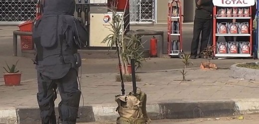 En video: Graban momento en que un policía muere al intentar desactivar una bomba