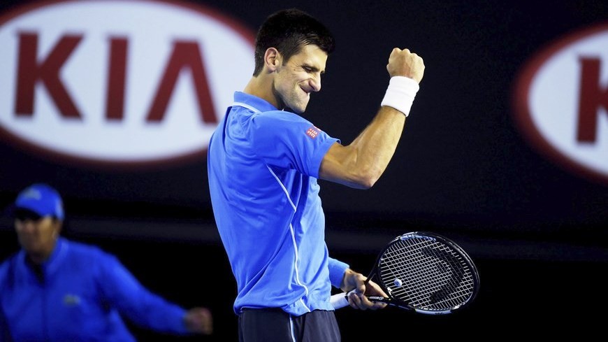 Djokovic liquida al defensor Wawrinka y logra su quinta final en Australia 1 El tenista serbio Novak Djokovic