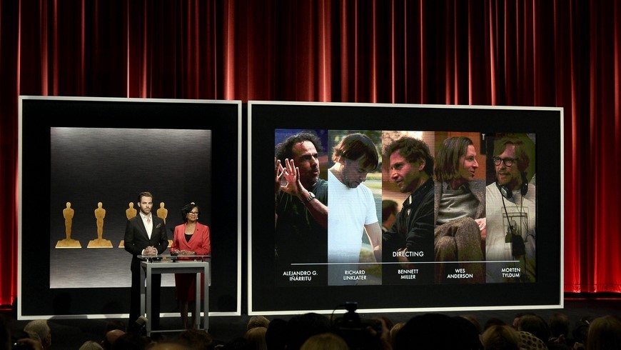 El actor estadounidense Chris Pine (i) y la presidenta de la Academia de Hollywood, Cheryl Boone Isaacs (2i), durante el anuncio de las candidatos al Óscar a la mejor dirección, durante una ceremonia celebrada en Beverly Hills, California (Estados Unidos), hoy, jueves 15 de enero de 2015. EFE