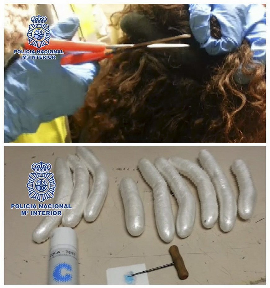 DETIENEN A UNA MUJER EN BARAJAS CON UN KILO DE COCAÍNA OCULTO BAJO UNA PELUCA