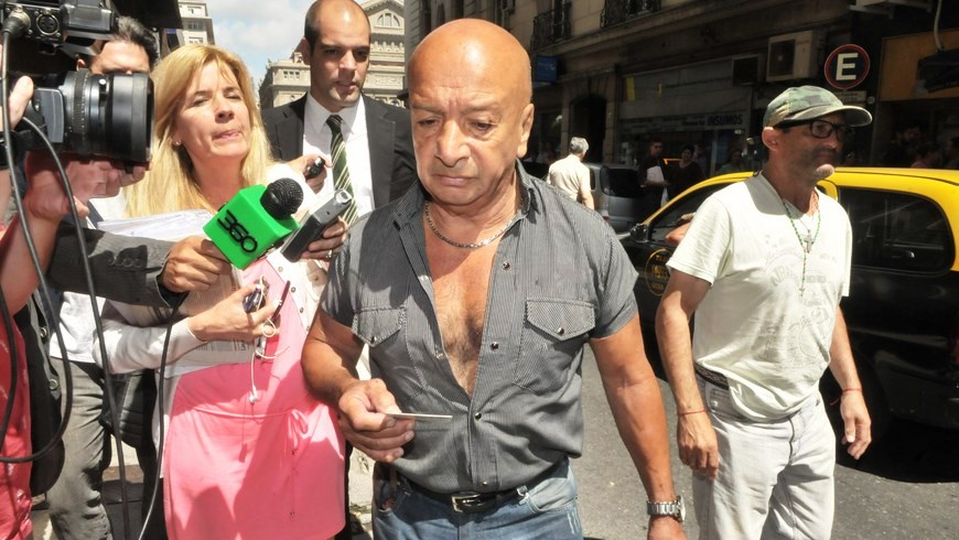 Walter (c), el cerrajero que abrió la puerta del apartamento del fiscal argentino Alberto Nisman.