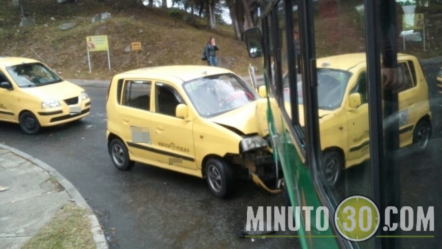 ACCIDENTE BUS TAXI (1)