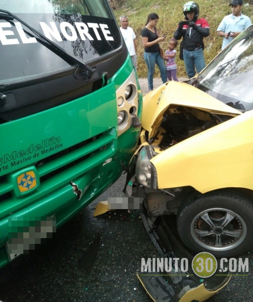 ACCIDENTE BUS TAXI (2)