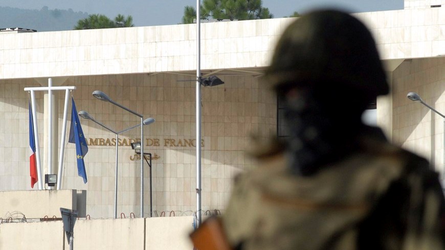 ATAQUE A CONSULADO fRANCES