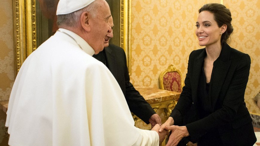 Angelina Jolie y papa Francisco