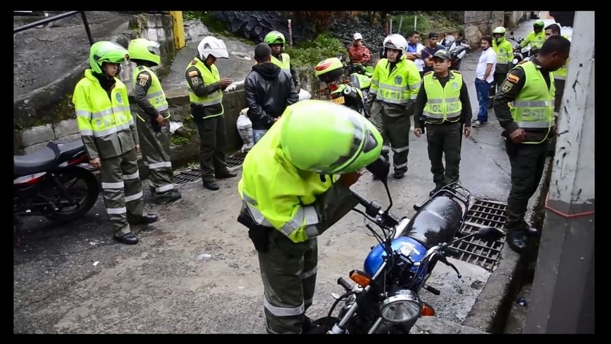 Aprehendidos dos adolescentes por robar dinero y whisky de un almacén en Laureles 1 CAPTURADOS ADOLESCENTES 1